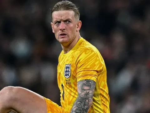 Pickford đi vào lịch sử tuyển Anh