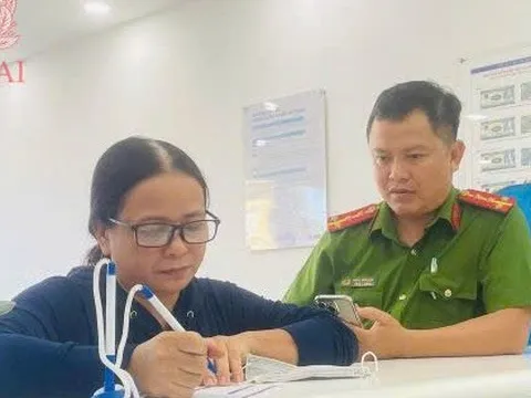 Tài khoản nhận 5 tỉ đồng, người phụ nữ vội báo công an