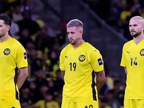 'Tuyển Malaysia trông như đến từ châu Âu'