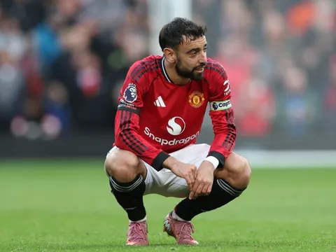 Bayern ra giá mua Bruno Fernandes