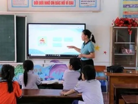 Lần đầu điều động giáo viên dạy liên trường trực tuyến quy mô toàn tỉnh