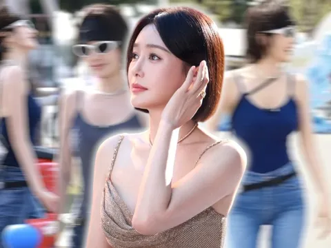Tần Lam diện áo hai dây khoét lưng khoe thân hình bốc lửa, một chi tiết làm cho fan 'đứng hình'