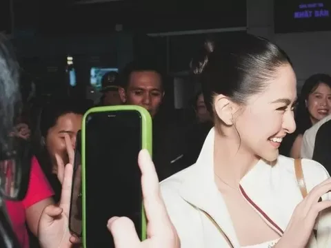 Đến Việt Nam trình diễn thời trang, diễn viên Marian Rivera thân thiện giao lưu với người hâm mộ
