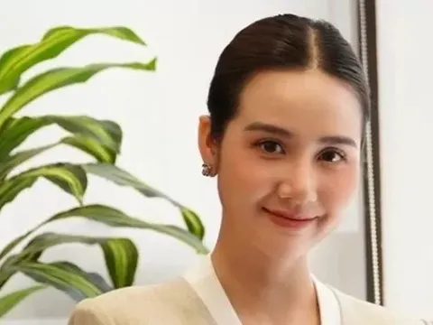 Phim 'Cách em 1 millimet': Phan Minh Huyền hoá thân vai nữ doanh nhân thành đạt, gu thời trang tối giản, mái tóc sang trọng