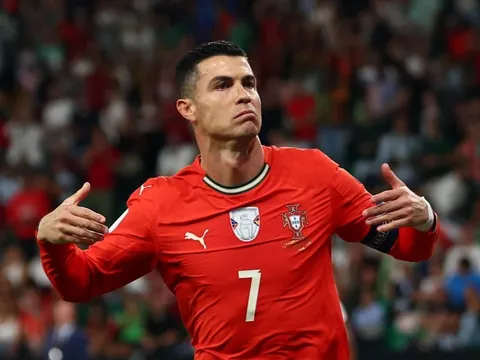 Hành động đẹp của Ronaldo