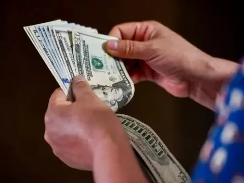 Tỷ giá ngoại tệ, tỷ giá USD/VND hôm nay 15/10: USD suy yếu nhẹ, căng thẳng Mỹ-Trung khó lường