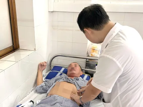 Đau bụng quanh rốn, đi khám phát hiện mắc hai loại ung thư 0
