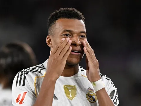 Mbappe hẹn hò bạn gái cũ của đồng đội?