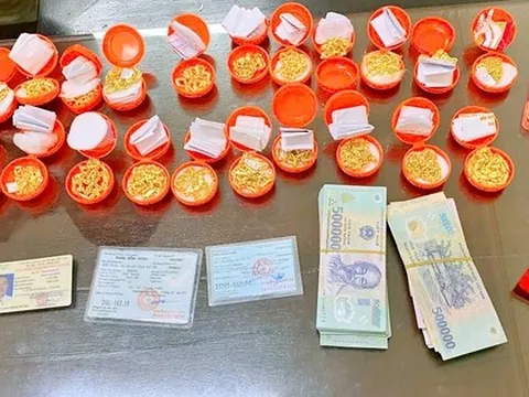Mua lại vàng do chính cửa hàng mình bán ra, nhiều nhà vàng phát hiện vàng giả: Công an truy xét trong nhiều giờ, lật tẩy thủ đoạn tinh vi