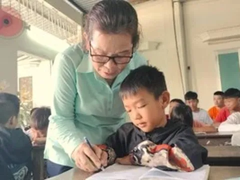 Lớp xóa mù chữ hơn 20 năm ở Cà Mau