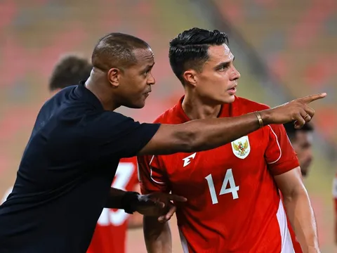 Truyền thông châu Âu rúng động sau khi Indonesia sa thải Kluivert