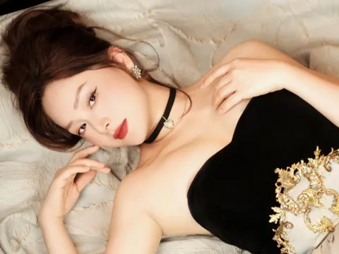 Hình ảnh táo bạo của Lan Phương sau ly hôn chồng Tây gây bàn luận mạnh