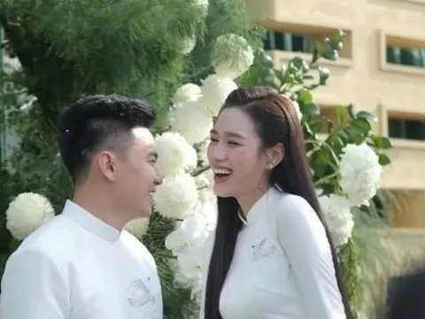 Hoa hậu Đỗ Thị Hà rạng rỡ trong lễ ăn hỏi