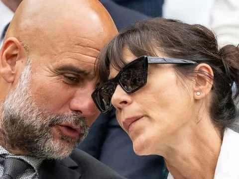 Pep Guardiola chia tài sản với vợ cũ