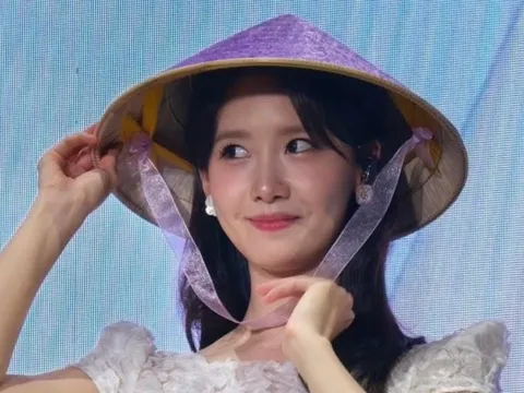 Khoảnh khắc Yoona khiến fan Việt 'đứng hình' giữa fan meeting