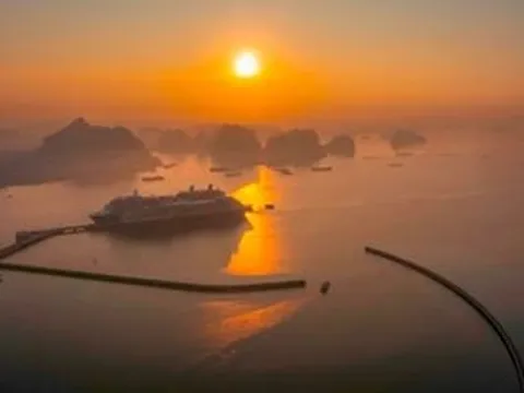 Vịnh Hạ Long vào thu