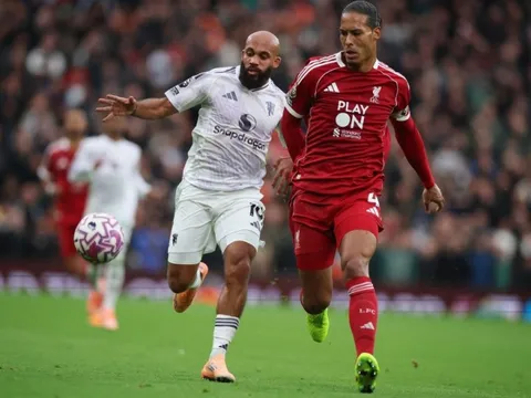 Liverpool tự thua Manchester United