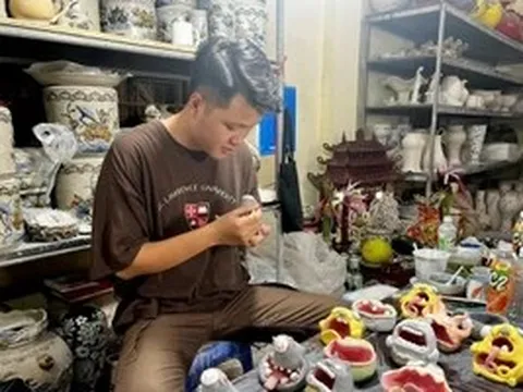 Đưa hơi thở hiện đại vào gốm Bát Tràng: Tạo sức hút từ sự… 'xấu lạ'