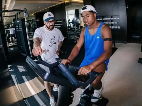 Endrick chi 250.000 euro dựng phòng gym kiểu Ronaldo