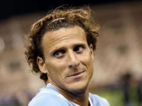 Forlan gãy 3 xương sườn