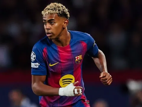 Bàn thắng ở phút 90+3 giúp Barca chiếm ngôi đầu của Real