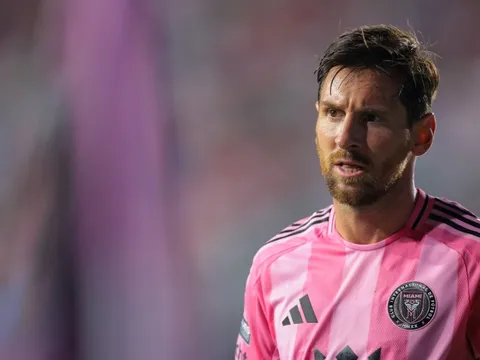 Messi đi vào lịch sử