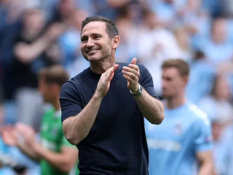 Lampard tạo kỳ tích