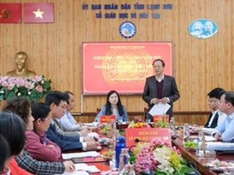 Thứ trưởng Phạm Ngọc Thưởng kiểm tra công tác đầu năm học tại Lạng Sơn