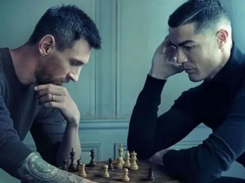 Messi đấm boxing đau hơn Ronaldo?