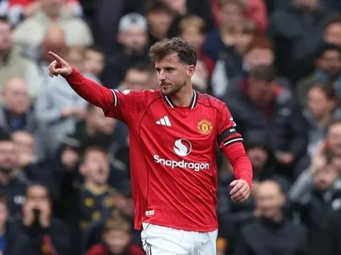 Nếu dự Champions League, MU có thể đang xếp trên Barca