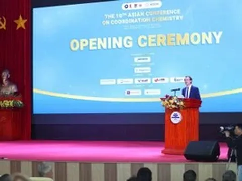 Tạo dựng hệ thống giáo dục và khoa học gắn với công nghiệp hóa, hiện đại hóa