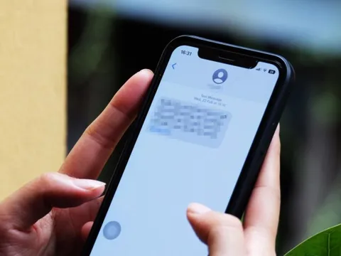 Công an TP HCM cảnh báo thủ đoạn lừa đảo mới: Chiếm quyền điện thoại, lấy sạch tiền trong tài khoản ngân hàng