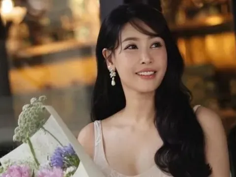 Nhan sắc trẻ trung của Hoa hậu Hà Kiều Anh