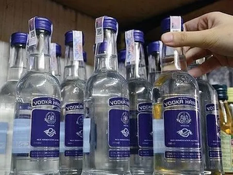 Chưa kịp mừng, chủ hãng rượu Vodka Hà Nội lại chìm trong lỗ