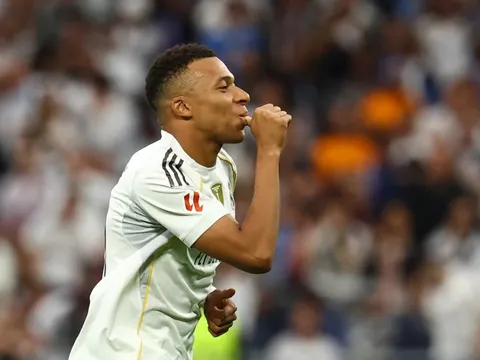 Mbappe dạy Yamal bài học về sự im lặng của người lớn