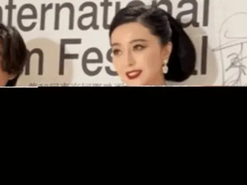 Bắt gặp Phạm Băng Băng khoe visual đẹp nức nở, đôi mắt lúng liếng khi xuất hiện ở chốn đông người