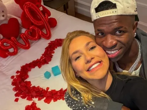 Vinicius công khai bạn gái