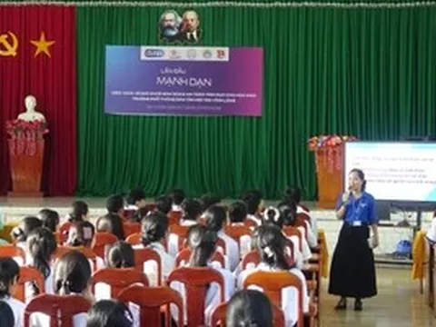 Nâng chất trường dân tộc nội trú, thu hẹp khoảng cách giáo dục vùng khó