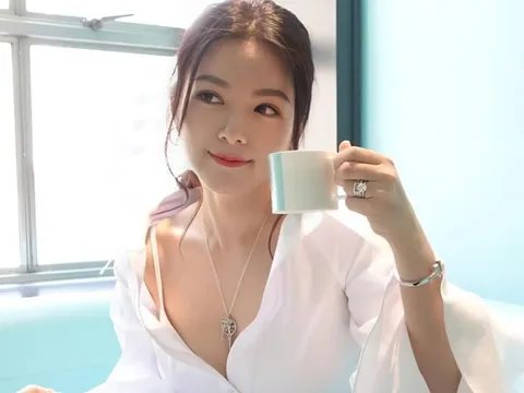 Người đẹp showbiz gợi cảm sau ly hôn, đang được nhiều người đàn ông theo đuổi