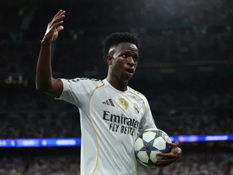 Vinicius giữa cơn sóng đổi thay ở Real Madrid
