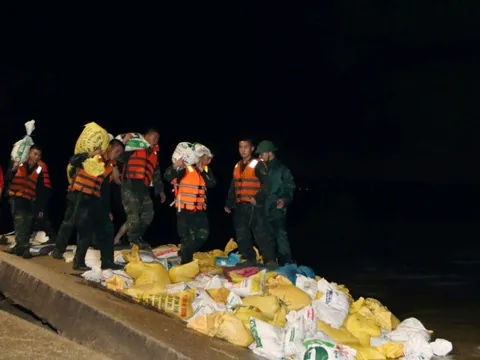 Đà Nẵng: Mưa lũ gây thiệt hại nặng, nhiều khu vực bị ngập sâu, cô lập