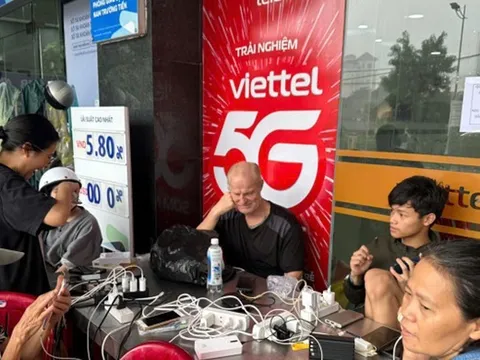 Sóng Viettel tại Huế và Đà Nẵng duy trì ổn định trong lũ dữ