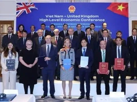 Pearson Education và EMG Education ký kết MOU về hợp tác giáo dục toàn diện