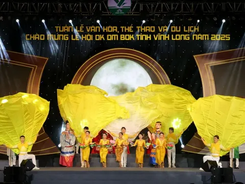 Rực rỡ sắc màu Ok Om Bok Vĩnh Long 2025: Tôn vinh bản sắc, khơi dậy khát vọng phát triển