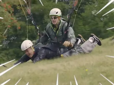 Nam diễn viên gặp tai nạn kinh hoàng, bị kéo lê 3 mét lúc đang quay phim