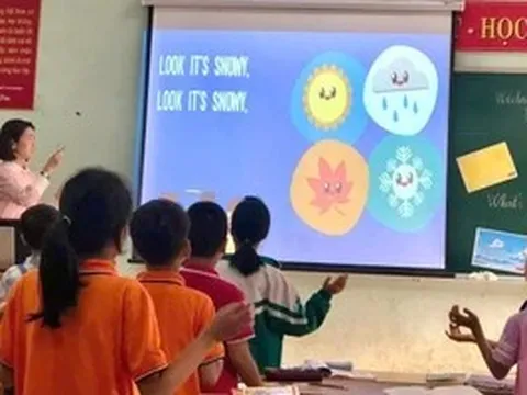 Dạy - học tiếng Anh bắt buộc từ lớp 1: Tháo gỡ 'điểm nghẽn' về đội ngũ