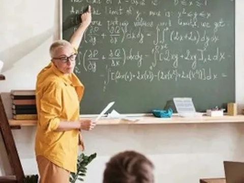 Giáo viên trẻ EU bỏ nghề ngày càng nhiều