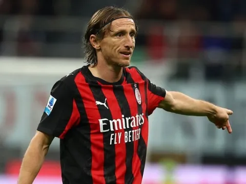 Ngả mũ trước Modric