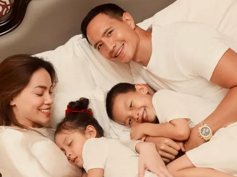 Cặp song sinh nhà Hồ Ngọc Hà nay đã lớn phổng phao, được mẹ cho lên sóng trong ngày đặc biệt