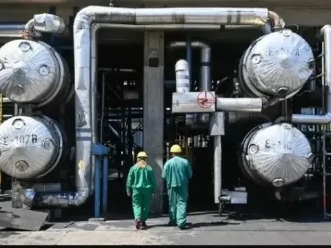 Hai 'khách sộp' mua dầu Nga đột ngột chuyển hướng, có liên quan lệnh trừng phạt của Mỹ